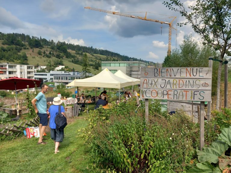 Arrivée au jardins coopératifs du Locle